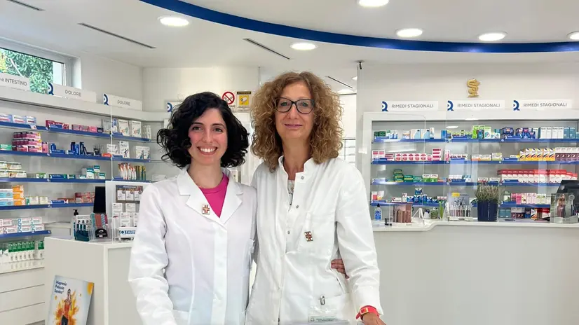 Le farmaciste che hanno soccorso la 71enne - © www.giornaledibrescia.it