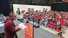 Michele Del Palma sul palco - © www.giornaledibrescia.it