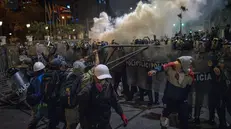 epa12457063 Protesters clash with police officers during a demonstration in Lima, Peru, 15 October 2025. Young people and labor union members protested across Peru against the government of Peruvian President Jose Jeri and Parliament, amid a wave of crime and insecurity in the country. EPA/JOHN REYES MEJIA