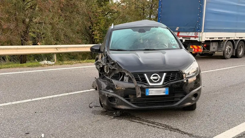 Una delle automobili coinvolte nell'incidente - © www.giornaledibrescia.it
