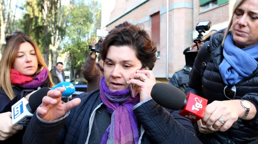 epa06336768 Toto Riina's daughter, Maria Concetta, arrives at the Parma hospital, where the autopsy of her father is scheduled, in Parma, Italy, 18 November 2017. Sicilian Cosa Nostra mafia 'boss of bosses,' Salvatore 'Toto' Riina, one of Italy's most feared mobsters, died at the age of 87 on 17 November, in a prison section in Parma. He was serving 26 life sentences. EPA/SANDRO CAPATTI