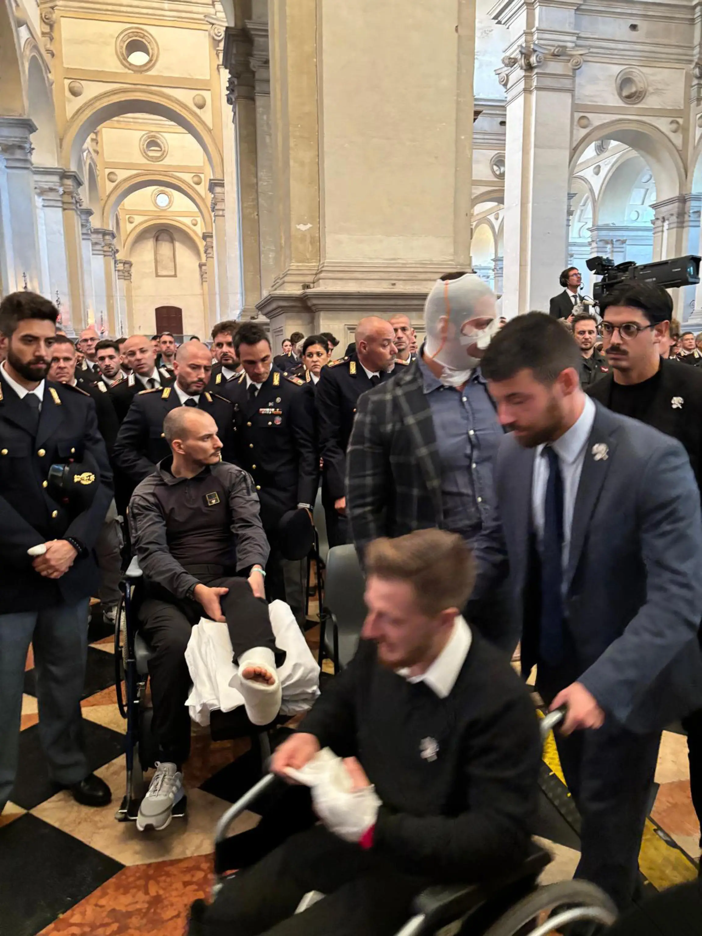 I funerali dei carabinieri morti nell'esplosione a Verona