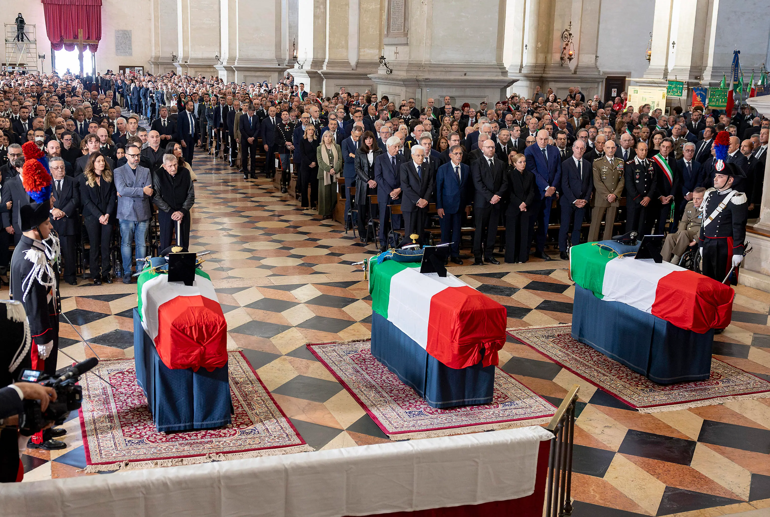 I funerali dei carabinieri morti nell'esplosione a Verona