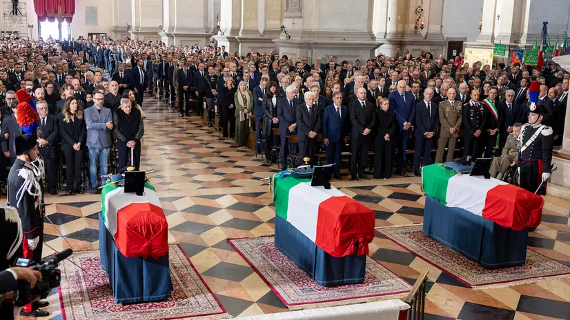 I funerali dei carabinieri morti nell'esplosione a Verona