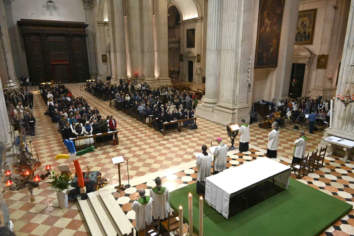 CRONACA BRESCIA DUOMO VEGLIA MISSIONARIA E PREPARAZIONE ALLA CANONIZZAZIONE DI SUOR MARIA TRONCATTI PER GALLINARI 17-10-2025 MARCO ORTOGNI NEW EDEN GROUP