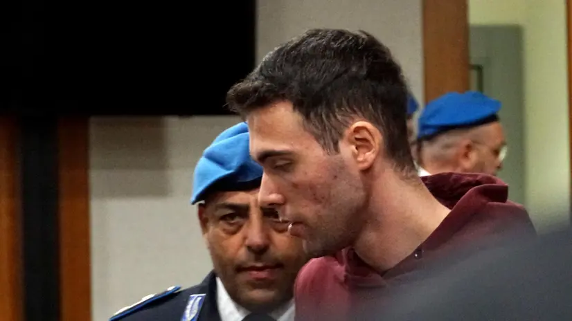 Filippo Turetta , l’assassino di Giulia Cecchettin, in aula della Corte di Assise, in una pausa dell’udienza odierna dove è prevista l’arringa del legale difensore avvocato Giovanni Caruso, Venezia 26 novembre 2024. ANSA/ANDREA MEROLA