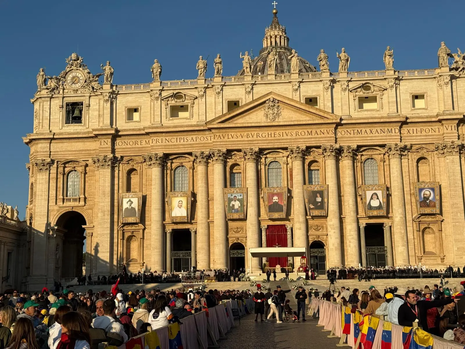 Suor Maria Troncatti santa, pellegrini bresciani in piazza san Pietro
