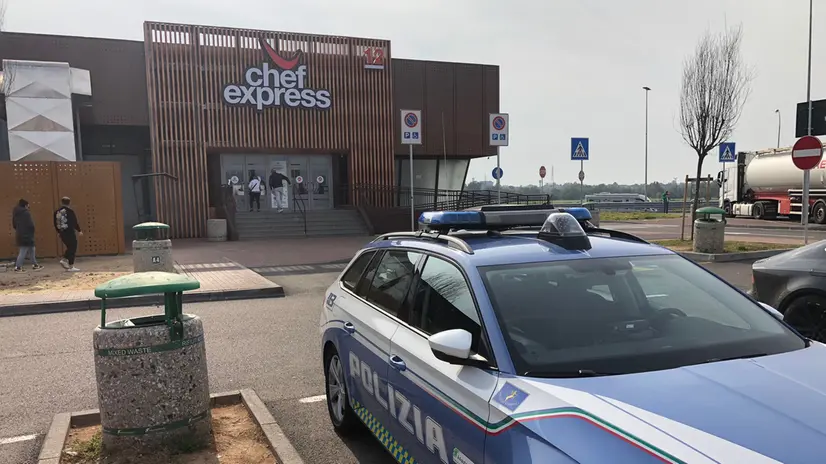 Polizia stradale questa mattina all'area di servizio