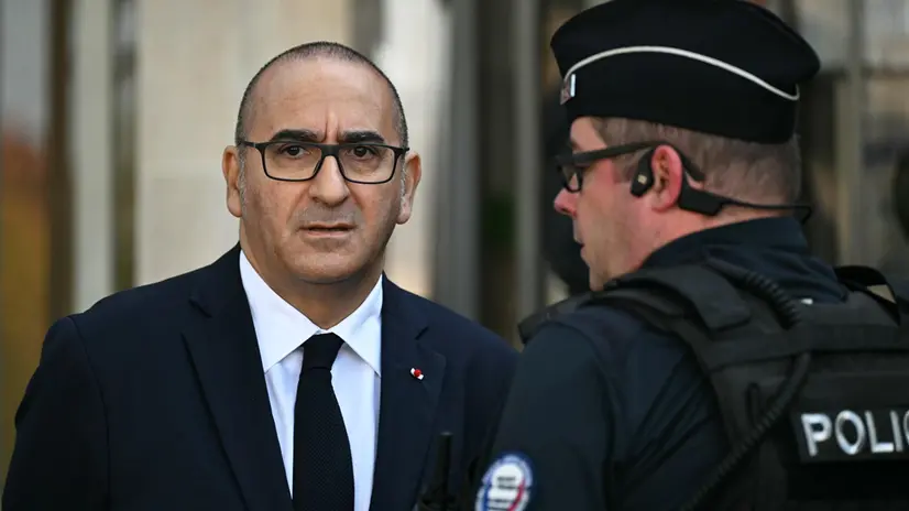 epa12446415 Paris Police Prefect Laurent Nunez (L) ahead of the French Prime Minister's visit to a police station in L'Hay-les-Roses, on the southern outskirts of Paris, France, 11 October 2025. EPA/MARTIN LELIEVRE / POOL MAXPPP OUT