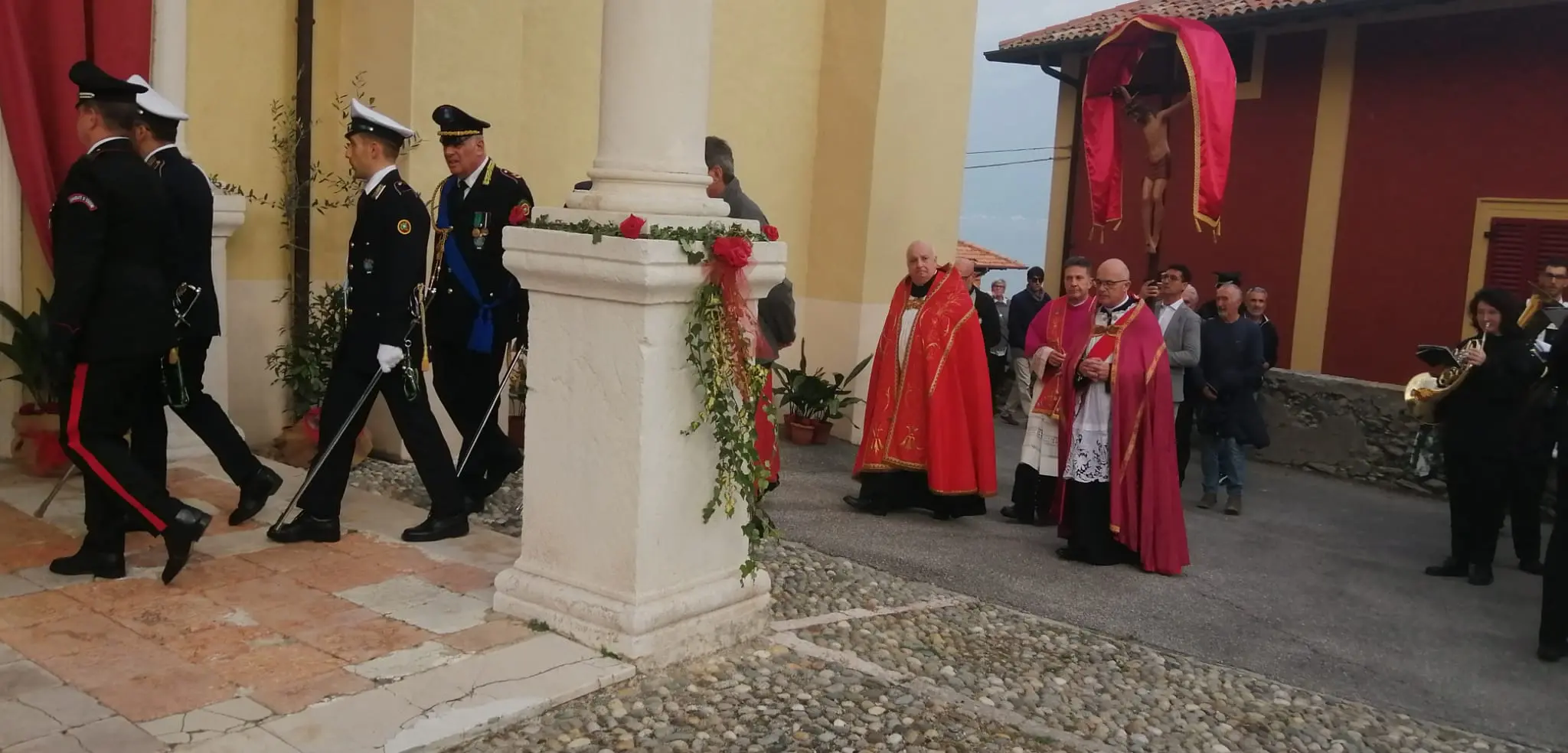 La processione per il Crocifisso miracoloso a Bogliaco