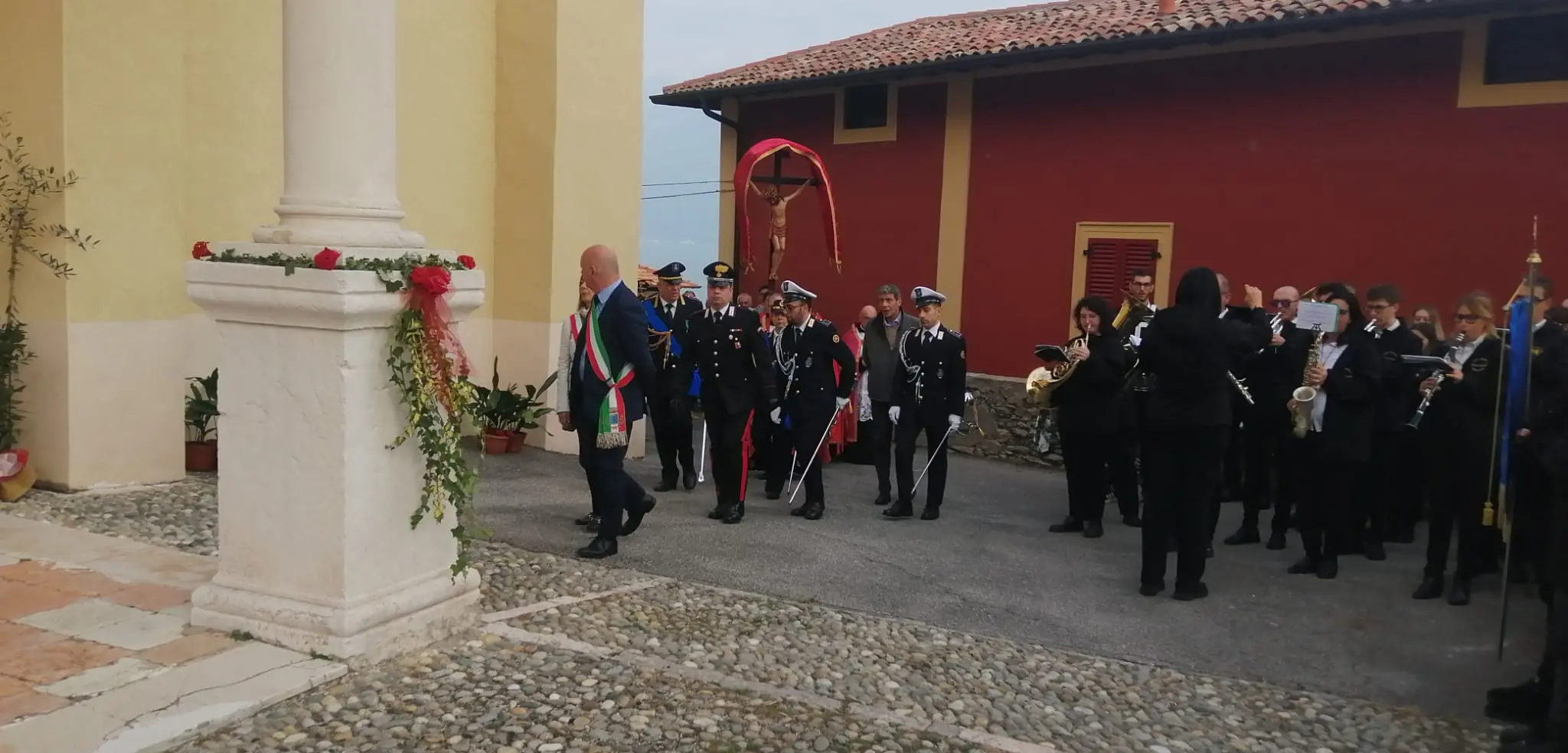 La processione per il Crocifisso miracoloso a Bogliaco