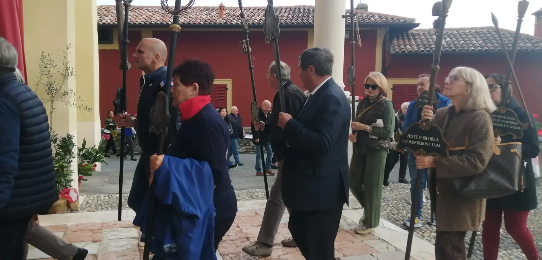 La processione per il Crocifisso miracoloso a Bogliaco
