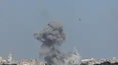 epa12444037 Smoke rises following an Israeli airstrike on the northern part of the Israel-Gaza border, as seen from southern Israel, 10 October 2025, despite a ceasefire agreement between Israel and Hamas under the first phase of the Gaza peace plan. Prime Minister Benjamin Netanyahu's office announced on 09 October that Israel government had approved the Gaza ceasefire and hostage release plan. EPA/ATEF SAFADI