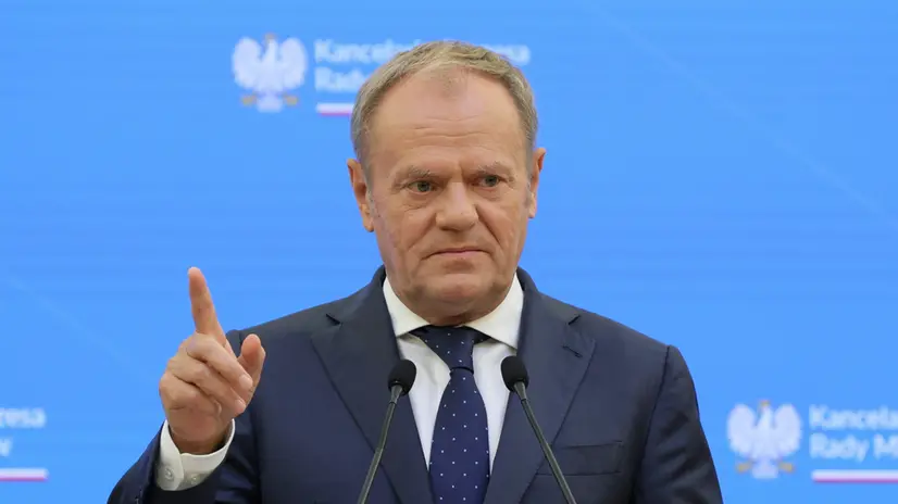 epa12437434 Polish Prime Minister Donald Tusk speaks at a press conference after their meeting with Lithuanian Prime Minister Inga Ruginiene at the Chancellery of the Prime Minister in Warsaw, Poland, 07 October 2025. EPA/PAWEL SUPERNAK POLAND OUT