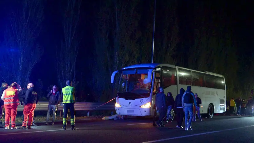 Assalto pullman tifosi Pistoia Basket