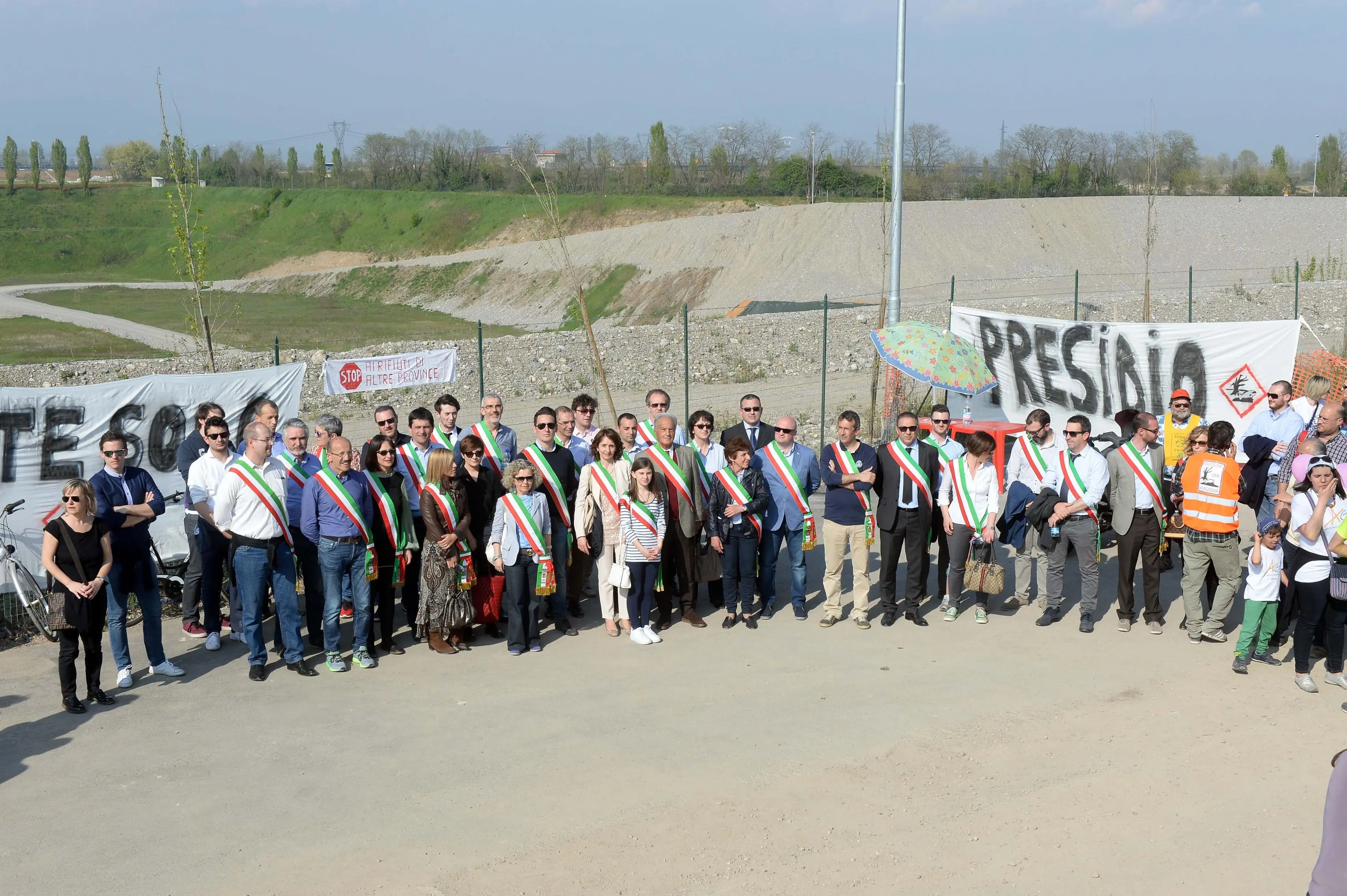 PAESI PROVINCIA BERLINGO MANIFESTAZIONE NO DISCARICA MACOGNA  REDAZIONE PROVINCIA 12-04-2015 GABRIELE STRADA NEW EDEN GROUP