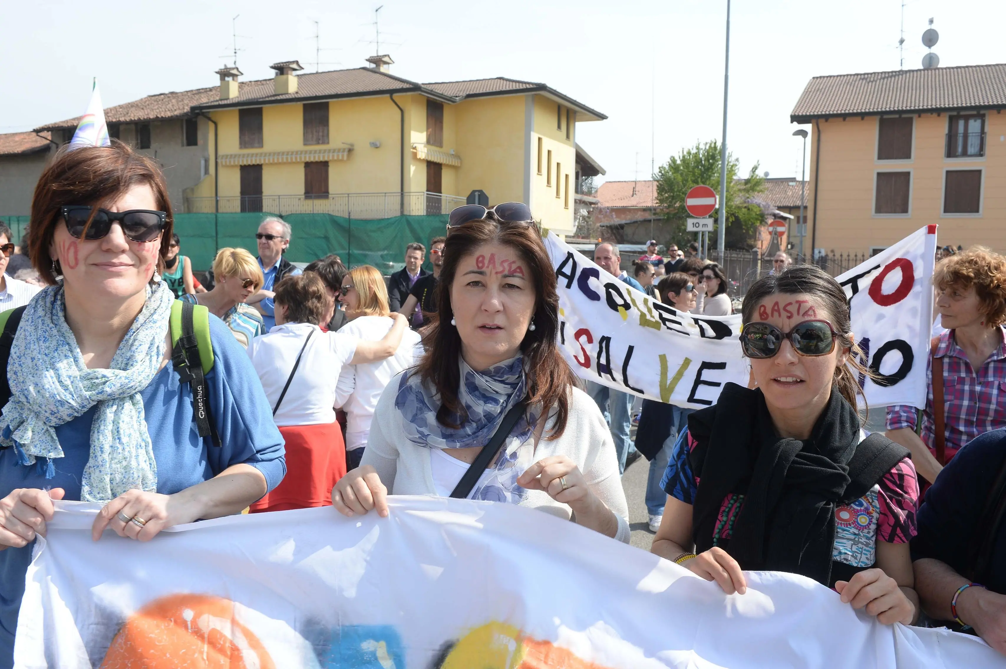 PAESI PROVINCIA BERLINGO MANIFESTAZIONE NO DISCARICA MACOGNA  REDAZIONE PROVINCIA 12-04-2015 GABRIELE STRADA NEW EDEN GROUP