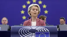 epa12471877 European Commission President Ursula von der Leyen speaks during a debate on 'Preparation of the European Council meeting of 23 October 2025' at the European Parliament in Strasbourg, France, 22 October 2025. The current plenary session runs from 20 until 23 October 2025. EPA/RONALD WITTEK