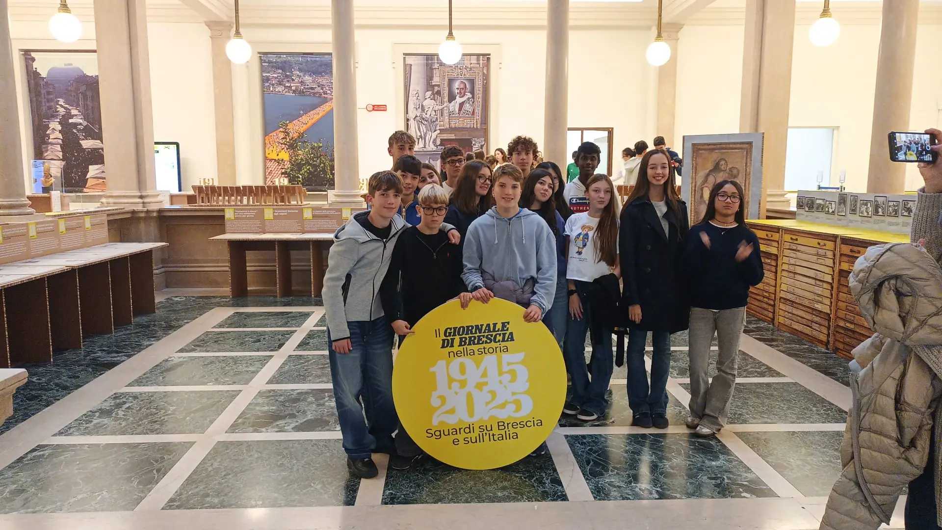 Le classi terze dell'Istituto Arici in visita alla mostra del GdB