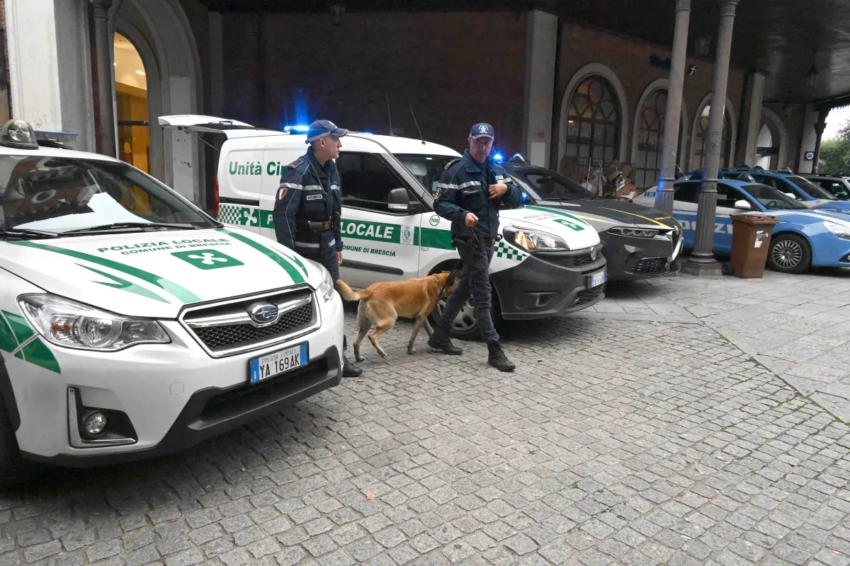 I controlli della Polizia di Stato in Stazione a Brescia