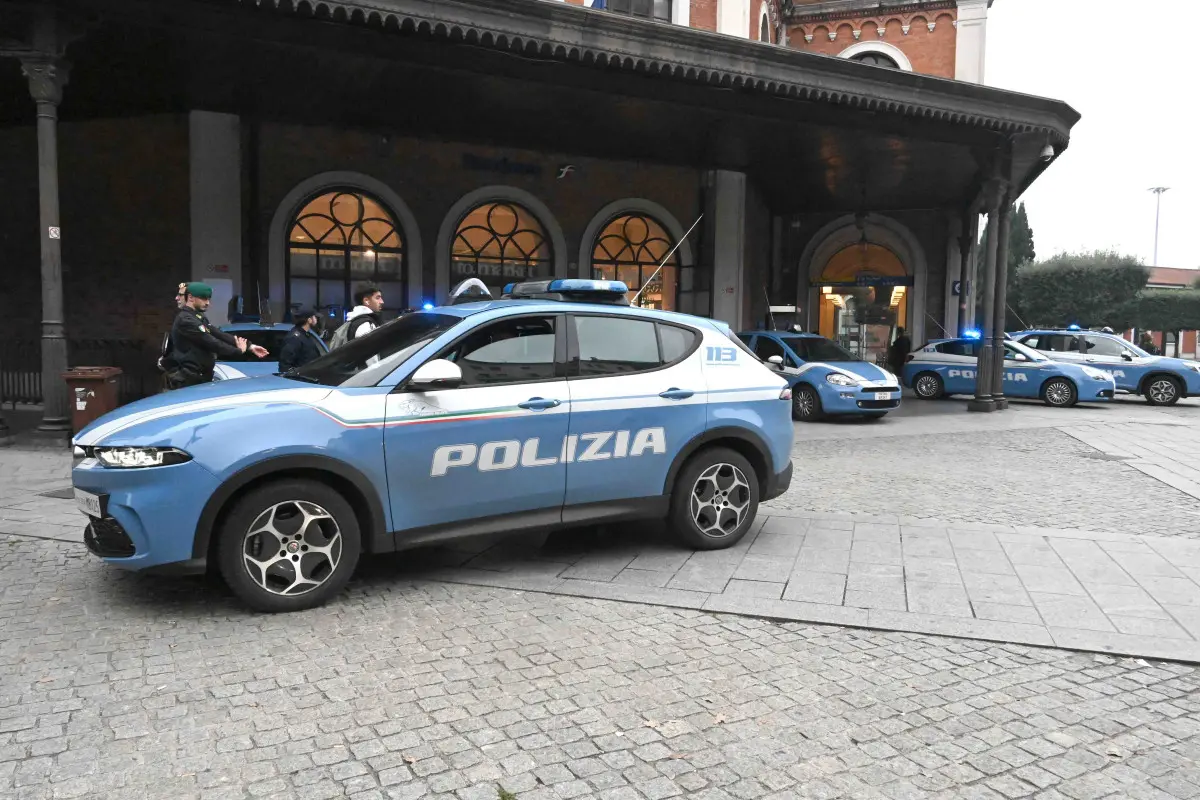 I controlli della Polizia di Stato in Stazione a Brescia
