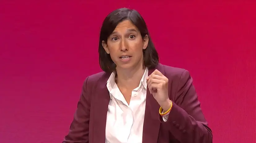 (fotogramma da video) Intervento della leader del Pd, Elly Schlein, al Congresso del Pse ad Amsterdam, 18 ottobre 2025. YOU TUBE / Party of European Socialists (NPK)