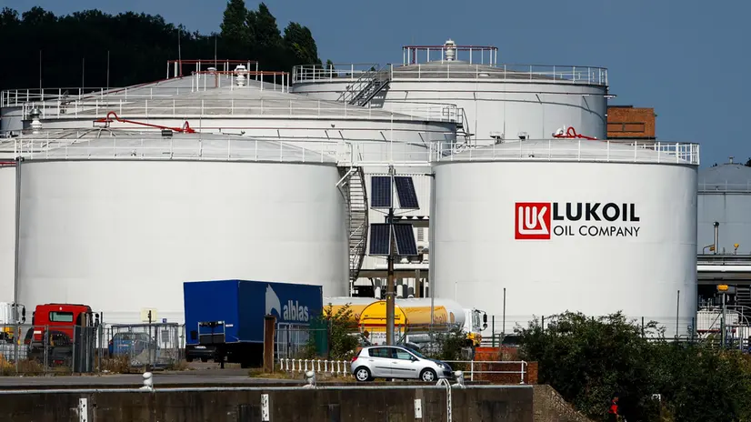 epa10154833 A view of fuel tanks of Russian multinational energy corporation Lukoil at its headquarters in Brussels, Belgium, 02 September 2022. Chairman of the Lukoil company, Ravil Maganov, reportedly died on 01 September after falling from the window of a Moscow hospital. EPA/STEPHANIE LECOCQ