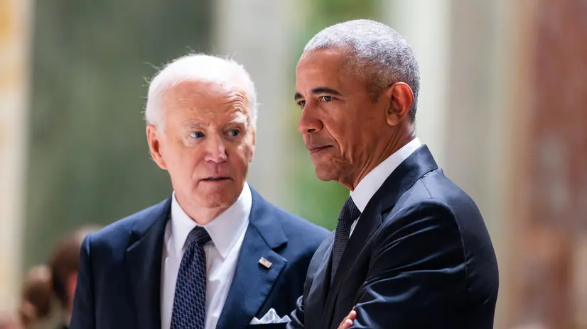 epa11662862 US President Joe Biden (L) speaks with former president Barack Obama (R) ahead of a memorial service for Ethel Kennedy, the widow of Robert F. Kennedy, at the Cathedral of St. Matthew the Apostle in Washington, DC, USA, 16 October 2024. Kennedy died on October 10 at 96 years old. EPA/JIM LO SCALZO / POOL
