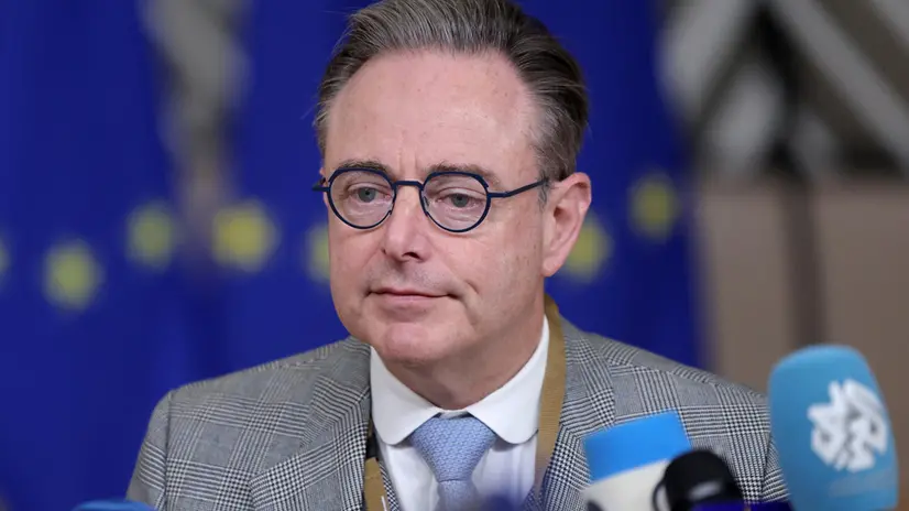epa12474706 Belgian Prime Minister Bart De Wever arrives for the Euro Summit in Brussels, Belgium, 23 October 2025. EU leaders convene in Brussels to discuss the situation Ukraine, European defence, developments in the Middle East, competitiveness, housing and migration. EPA/OLIVIER MATTHYS