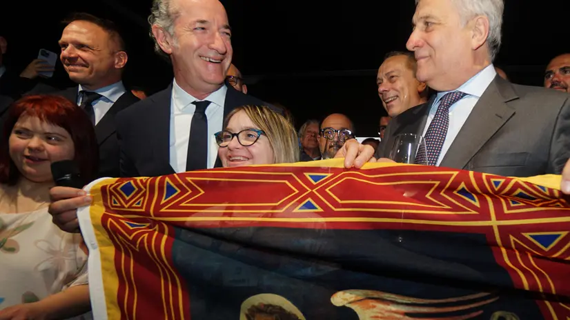 Da sx a dx: il presidente del Veneto Luca Zaia e Il ministro degli Esteri Antonio Tajani, all'inaugurazione del Vinitaly, oggi 14 aprile 2024. ANSA/ANDREA MEROLA NPK