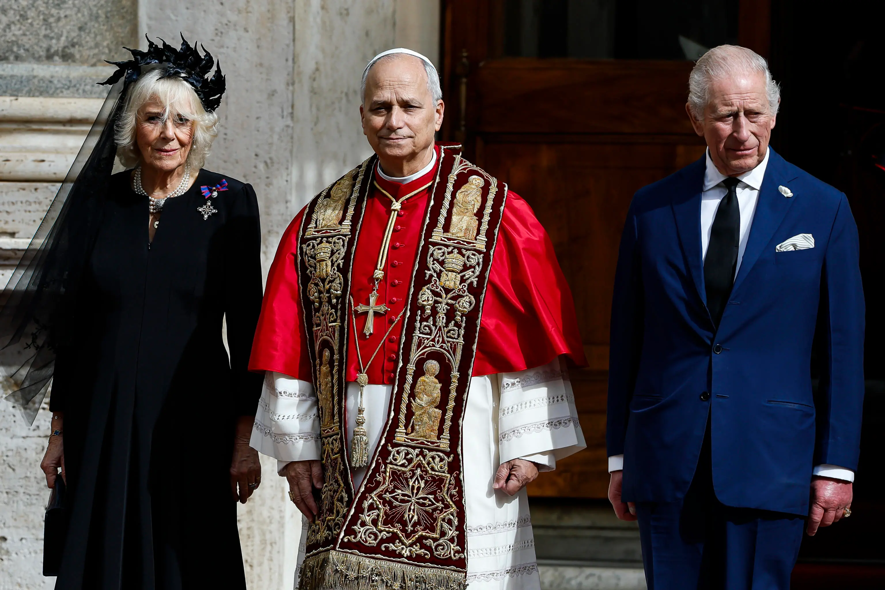 Papa Leone e re Carlo pregano insieme nella Cappella Sistina