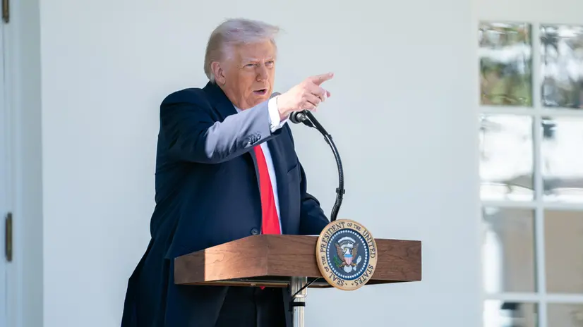 epa12470606 US President Donald J. Trump speaks during a lunch with Republican Senators in the Rose Garden of the White House in Washington, DC, USA, 21 October 2025. Influential conservative groups are pushing Republicans to demand steep concessions from Democrats in exchange for extending health care subsidies, a move that risks prolonging a US government shutdown now in its 21st day. EPA/ALLISON ROBBERT / POOL