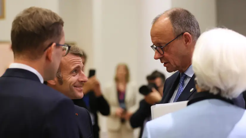 epa12476771 (L-R) Estonia’s Prime Minister Kristen Michal, French President Emmanuel Macron, Germany’s Chancellor Friedrich Merz and European Central Bank President Christine Lagarde talk during a EU Summit working dinner at the European Council building in Brussels, Belgium, 23 October 2025. EU leaders discussed the situation in Ukraine, European defense, developments in the Middle East, competitiveness, housing and migration. EPA/Francois Walschaerts / POOL