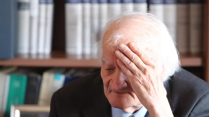 Bruno Contrada nello studio dell'avvocato Stefano Giordano durante la conferenza stampa convocata dopo la perquisizione nella sua abitazione, 4 luglio 2018 Palermo. ANSA / IGOR PETYX