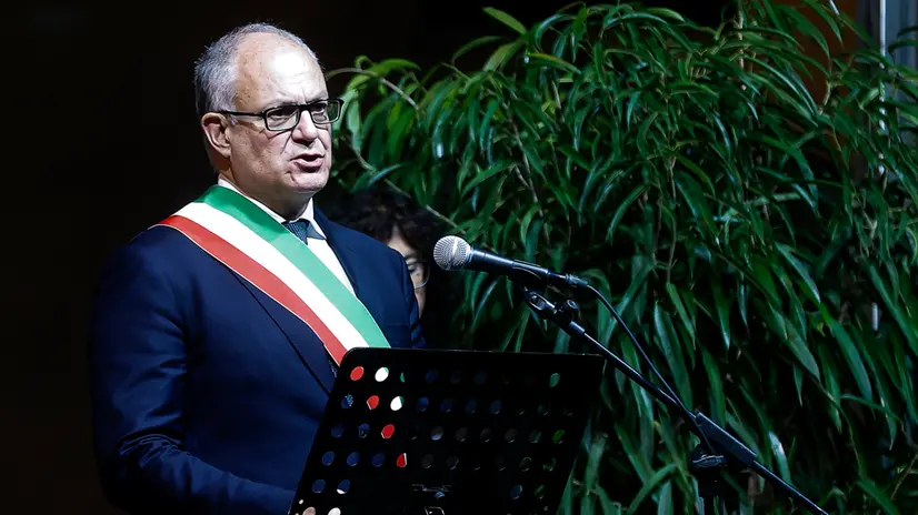 durante la commemorazione “Roma ricorda la Shoah e la deportazione degli ebrei romani avvenuta il 16 ottobre 1943” per ottantaduesimo anniversario del rastrellamento degli ebrei di Roma compiuta dai nazisti nella seconda guerra mondiale, presso il Portico d'Ottavia nel quartiere ebraico, Roma, 16 ottobre 2025. ANSA/ANGELO CARCONI