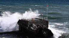 Avviso meteo per Intesa mareggiata con venti di libeccio sulle coste del genovese e del Tigullio. Genova, 29 agosto 2025. ANSA/LUCA ZENNARO