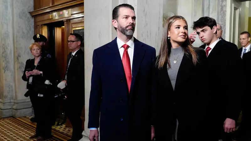 epa11838949 Donald Trump Jr. arrives ahead of the 60th inaugural ceremony where Donald Trump will be sworn in as the 47th president on January 20, 2025, in the US Capitol Rotunda in Washington, DC; USA. EPA/Melina Mara / POOL