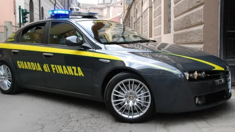 L'operazione è stata portata a termine della Guardia di Finanza - © www.giornaledibrescia.it