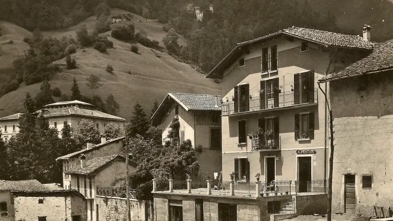 L'attività è aperta ufficialmente dal 1935
