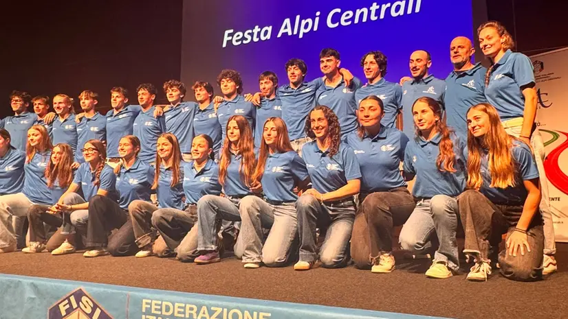 Gli atleti bresciani sul palco - © www.giornaledibrescia.it