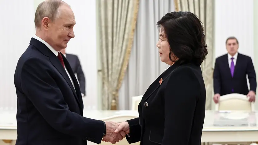 epa11701135 Russian President Vladimir Putin (L) and North Korean Foreign Minister Choe Son Hui (R), shake hands before a meeting at the Kremlin, in Moscow, Russia, 04 November 2024. EPA/MIKHAIL TERESHCHENKO / SPUTNIK / KREMLIN POOL MANDATORY CREDIT