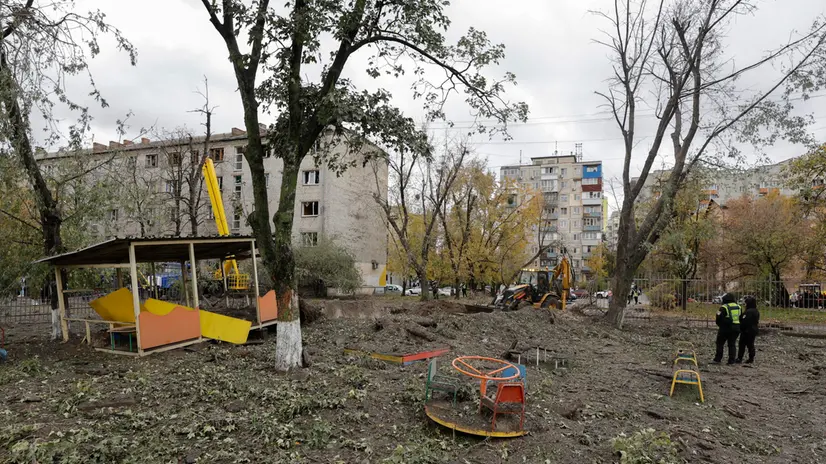 epa12481099 The site of a Russian missile strike near a kindergarten in Kyiv, Ukraine, 25 October 2025, amid the Russian invasion. At least two people were killed and 13 others injured after Russian forces launched an overnight attack on Kyiv, the State Emergency Service of Ukraine reported. EPA/SERGEY DOLZHENKO