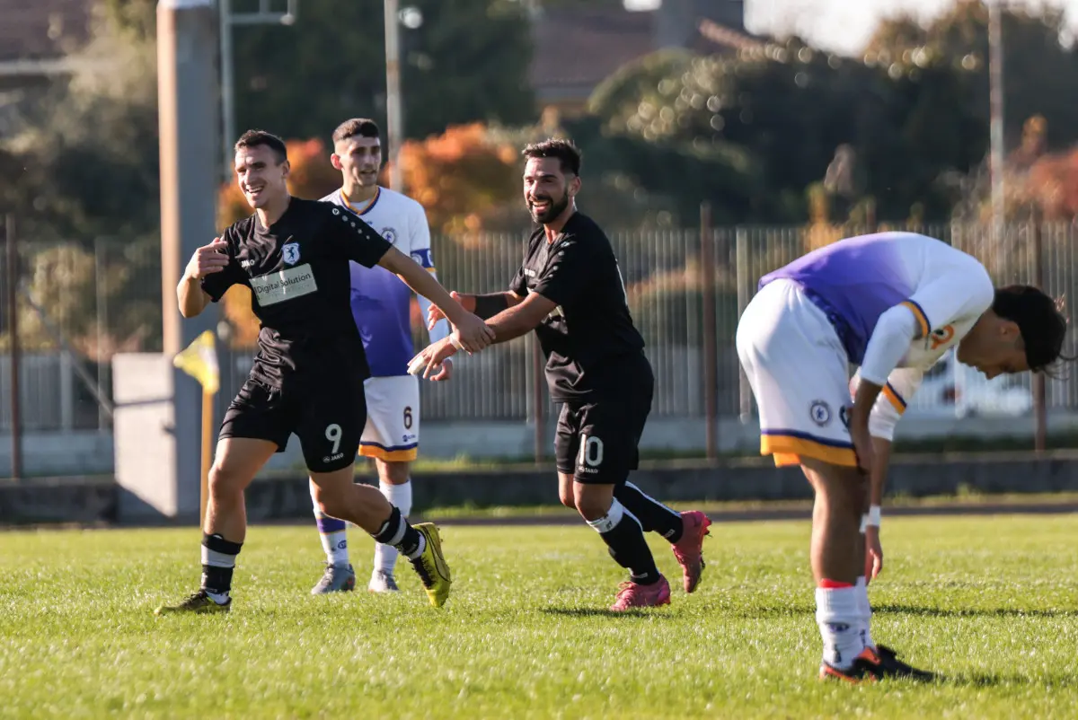 Seconda categoria, gli scatti di Real Leno-Azzurra Calvina