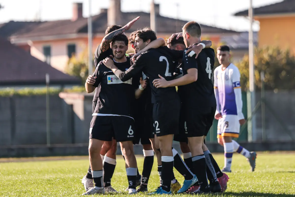 Seconda categoria, gli scatti di Real Leno-Azzurra Calvina