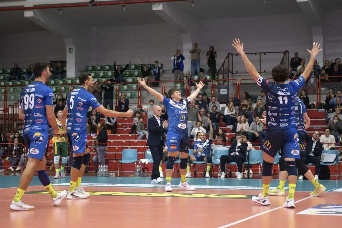 Volley A2, gli scatti di Consoli-Fano