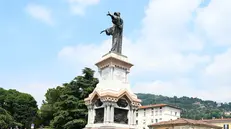 La statua di Arnaldo nell'omonimo piazzale - Foto New Reporter © www.giornaledibrescia.it