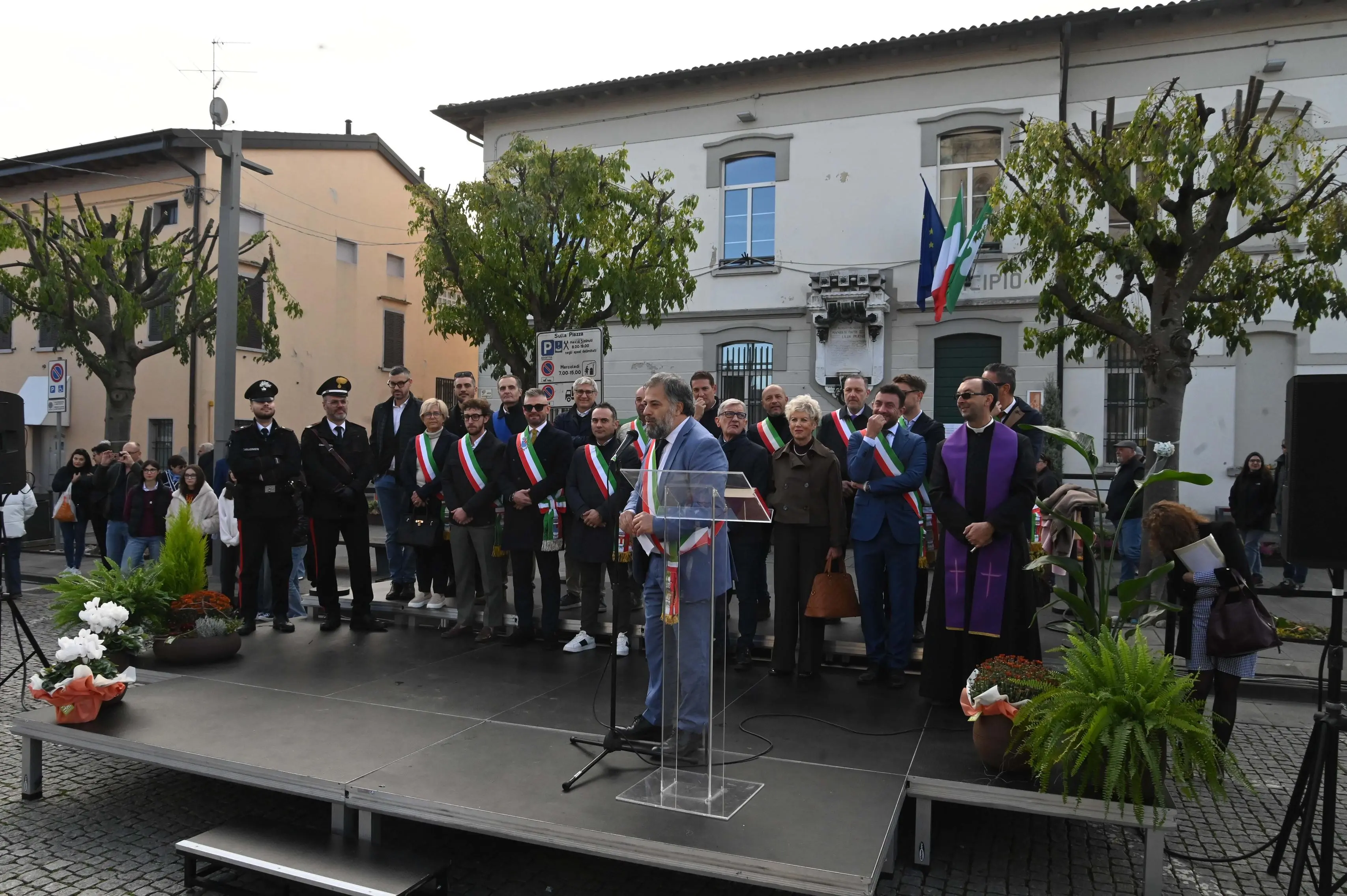 DELLO IN PIAZZA CON NOI  REDAZIONE PROVINCIA 26-10-2025  GABRIELE STRADA NEW EDEN GROUP