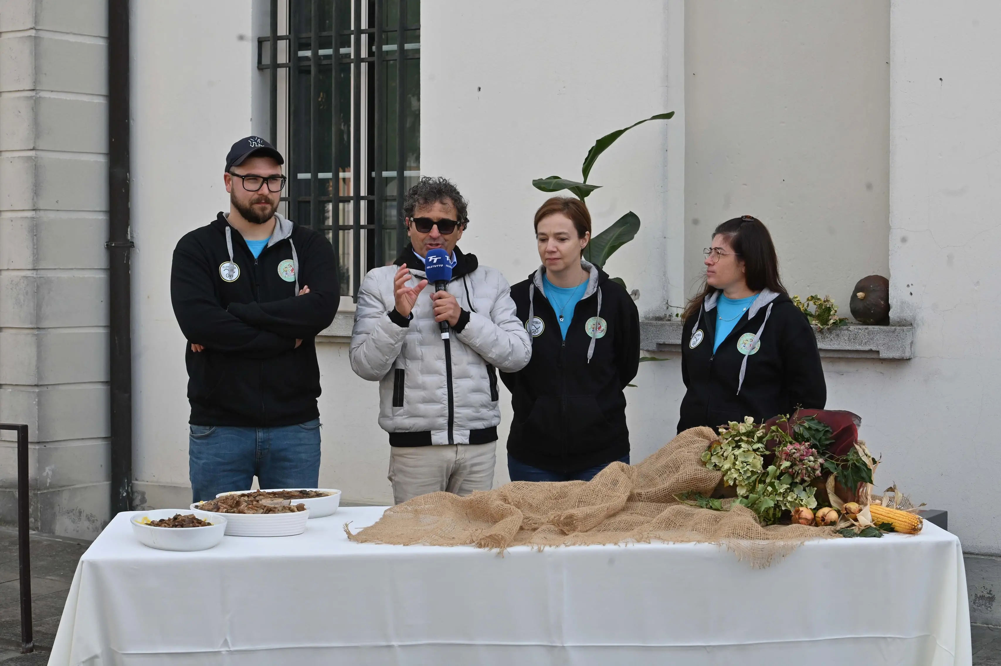 DELLO IN PIAZZA CON NOI  REDAZIONE PROVINCIA 26-10-2025  GABRIELE STRADA NEW EDEN GROUP