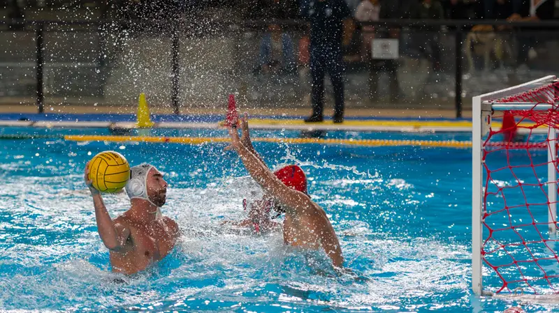 Il capitano dell'An Brescia Alesiani al tiro - Foto Newreporter Mazzocchi@www.giornaledibrescia.it