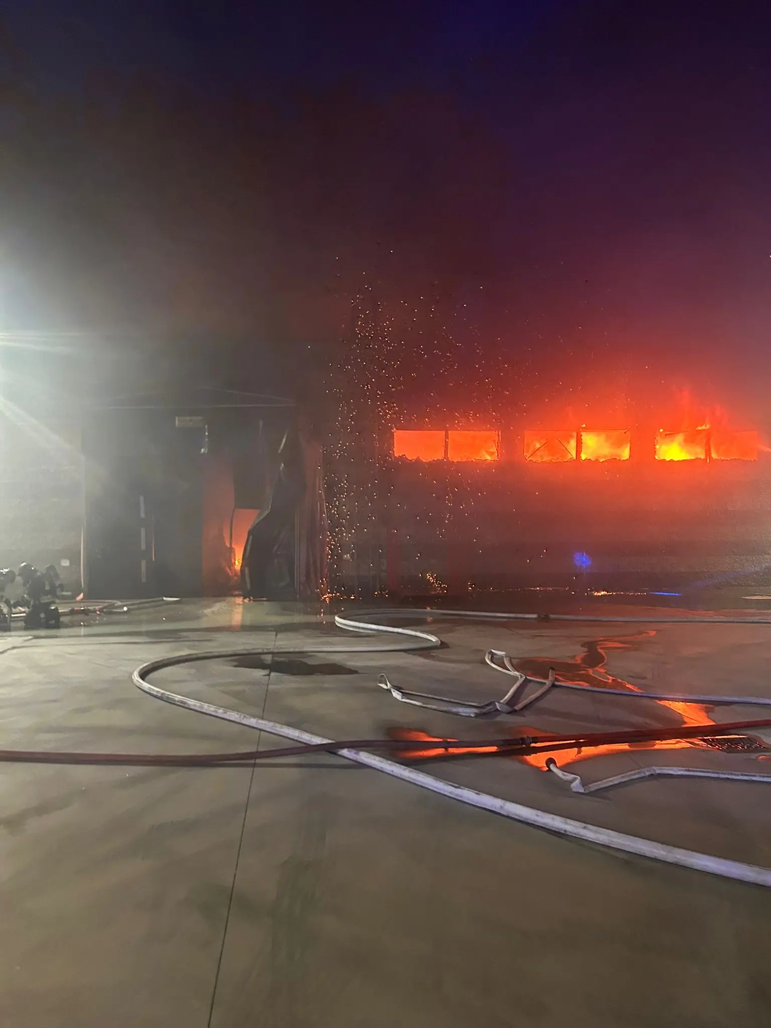 L'incendio nella fabbrica di Calcio